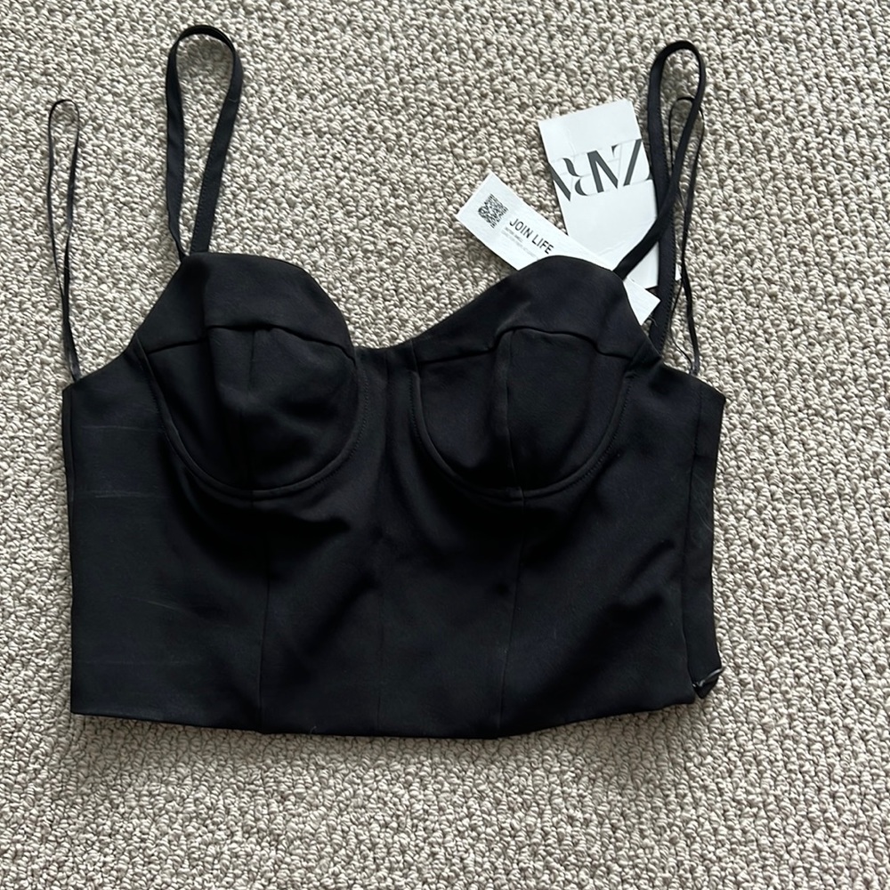 black cropped underwire top